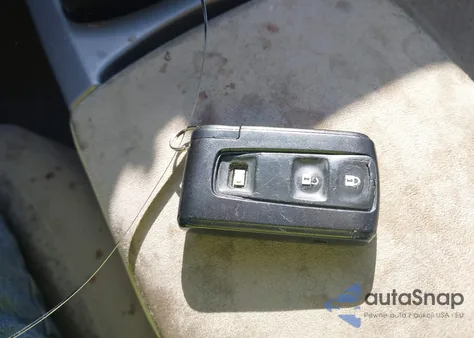 2005 Toyota Prius z USA, uszkodzony, nr VIN JTDKB20U357044803